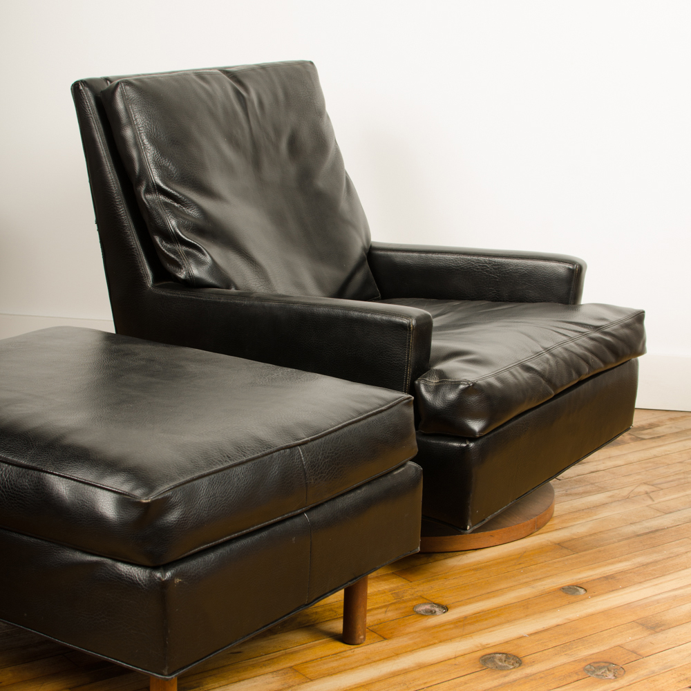 Mid-Century black leather reclining lounge chair with ottoman by Milo Baughman