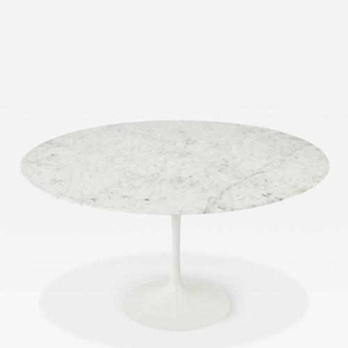 Mid Century Modern Tulip Center Table. EERO SAARINEN